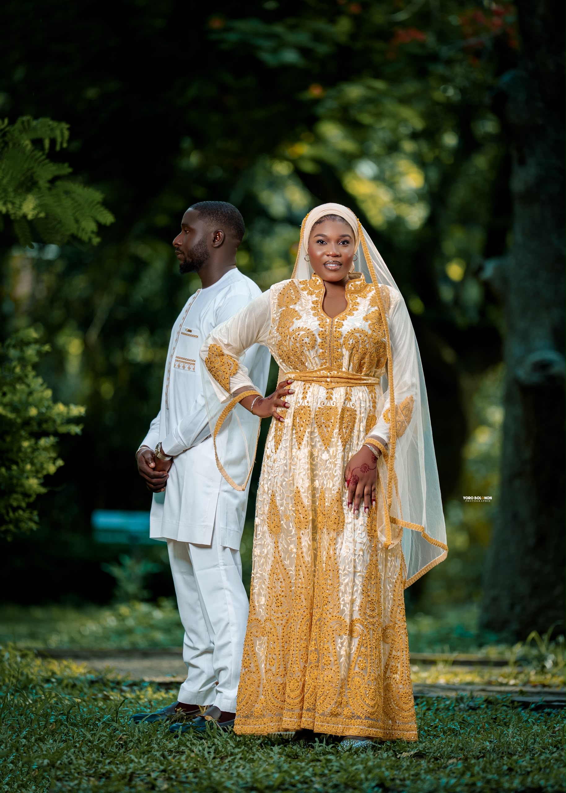 Souleymane et Doussouba en tenue traditionnelle